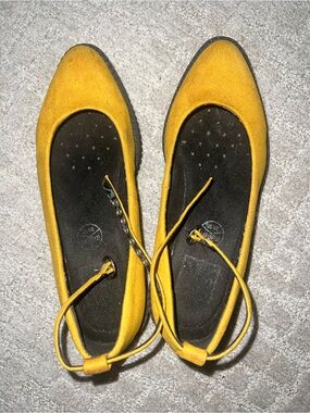 tuk Yellow Suede Pointed-Toe Ballet Flats with Ankle Tie